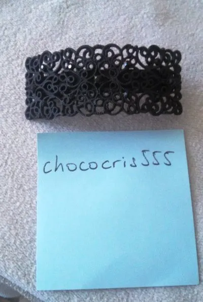 Barrette noire à motifs, Six