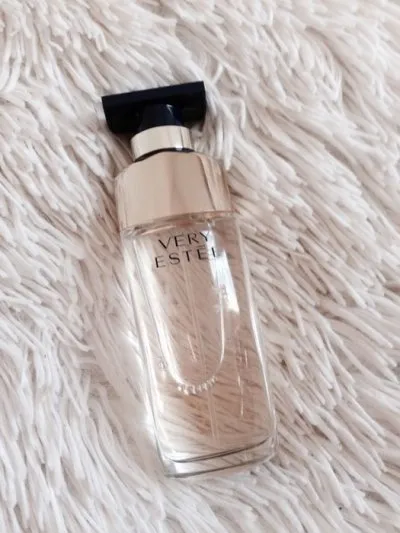 Very Estée de Estée Lauder, Estée Lauder