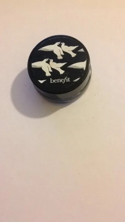 Fard à paupières, Benefit
