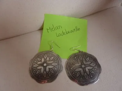 boucles oreilles, Inconnue