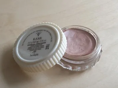 Fard à paupières, Benefit