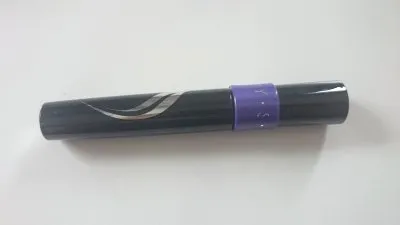 Mascara violet, Inconnue