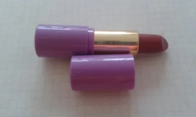 Rouge à lèvres, Neve cosmetics