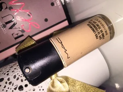 PRO LONGWEAR NW20, MAC Cosmetics