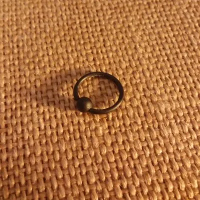 Piercing Anneau Noir Mat, Inconnue