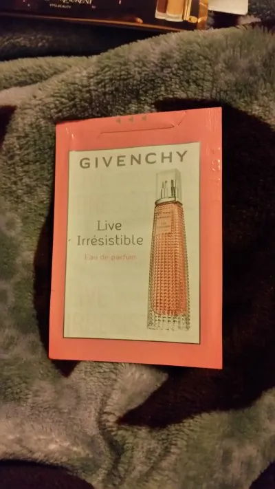 Live irrésistible, Givenchy