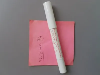 Crayon éclat ivoire, Chella