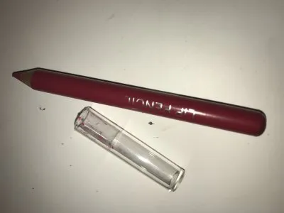 Crayon rose, Gloss