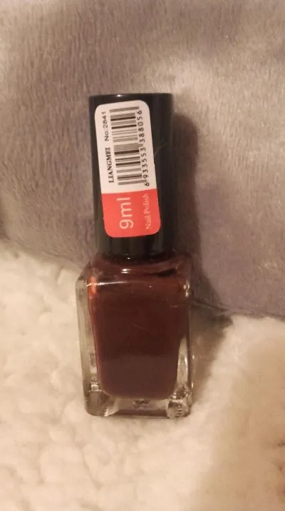 Vernis marron, Inconnue