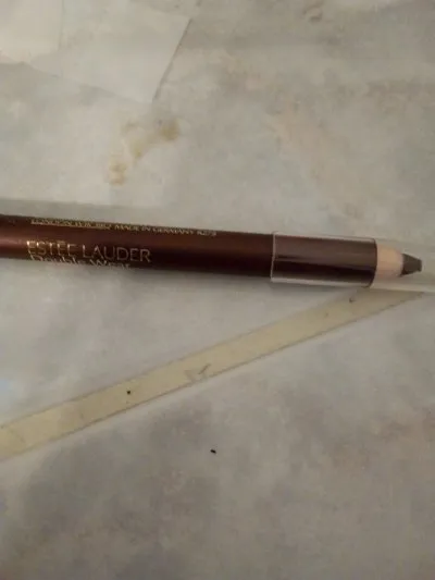 crayon neuf, Estée Lauder