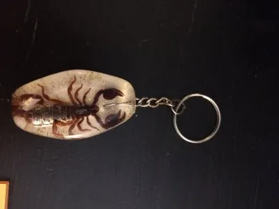 porte clé vrai scorpion, Artisanale