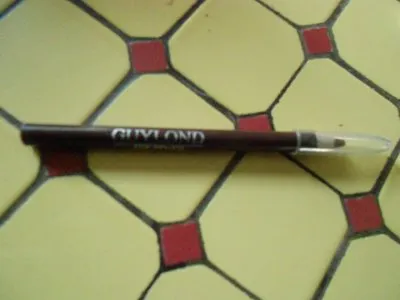 Crayon pour les yeux., Guylond