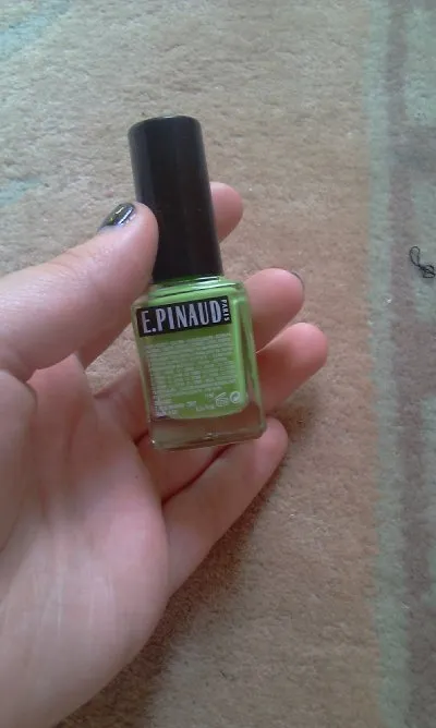 Vernis à ongle vert pomme, E.Pinaud