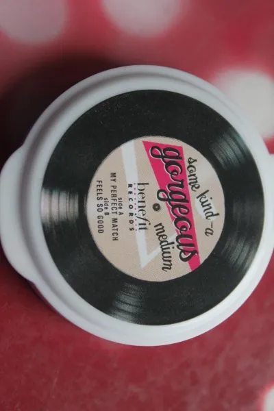 Some kind a gorgeous, Benefit