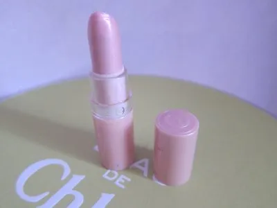 Rouge à lèvre, Essence