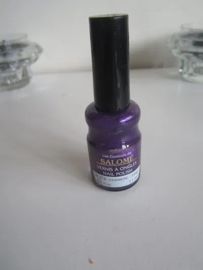 vernis violet foncé, Les couleurs de Salomé