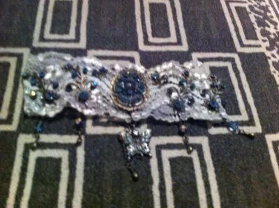 collier, Inconnue