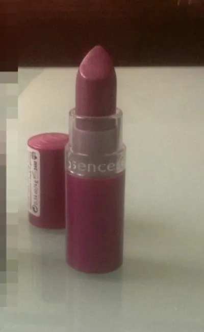 Rouge à lèvre Essence, Essence
