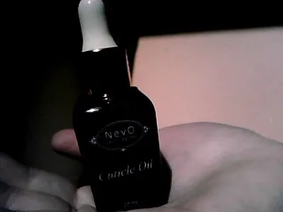 Cuticule oil, Nevo